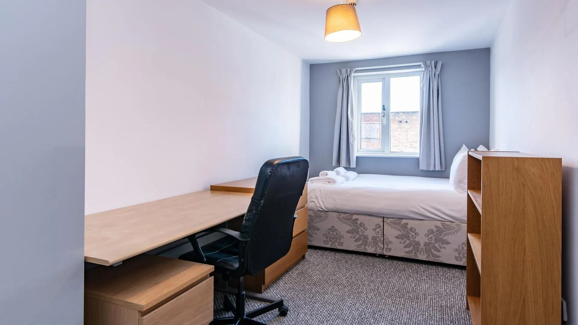 Spacious 6 Bedroom House - Ideal For Contractors location