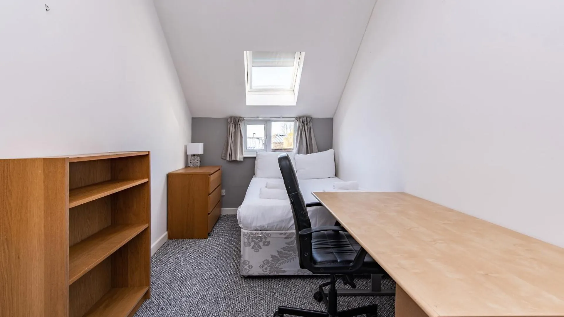 Spacious 6 Bedroom House - Ideal For Contractors Nottingham United Kingdom