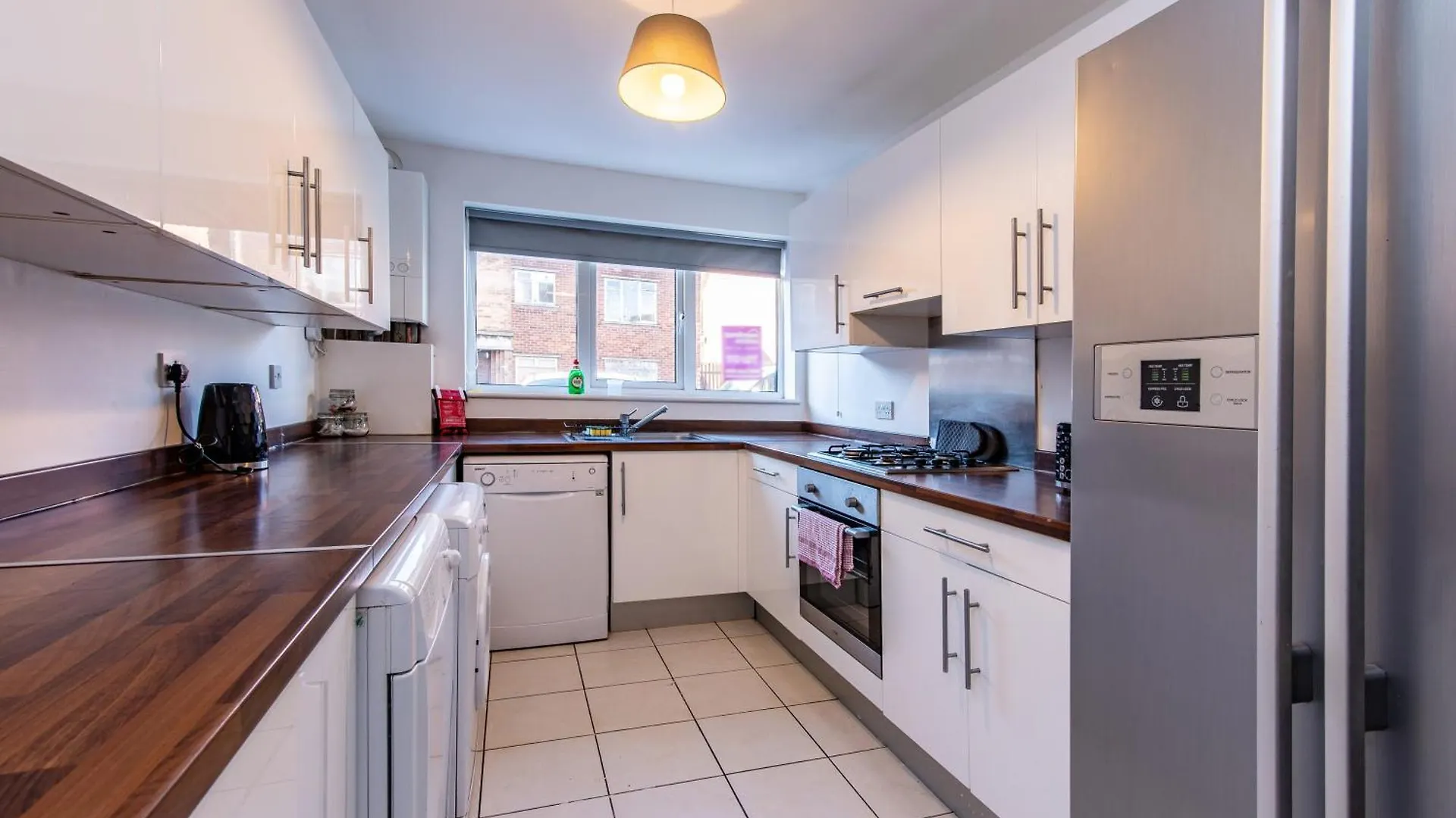 Spacious 6 Bedroom House - Ideal For Contractors Nottingham Holiday home